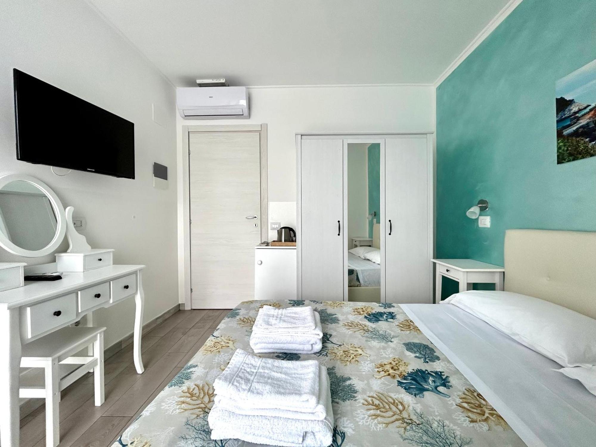 Fezzano / Portovenere Stilish Double Rooms With Sea View, Balcony Or Small Courtyard 외부 사진