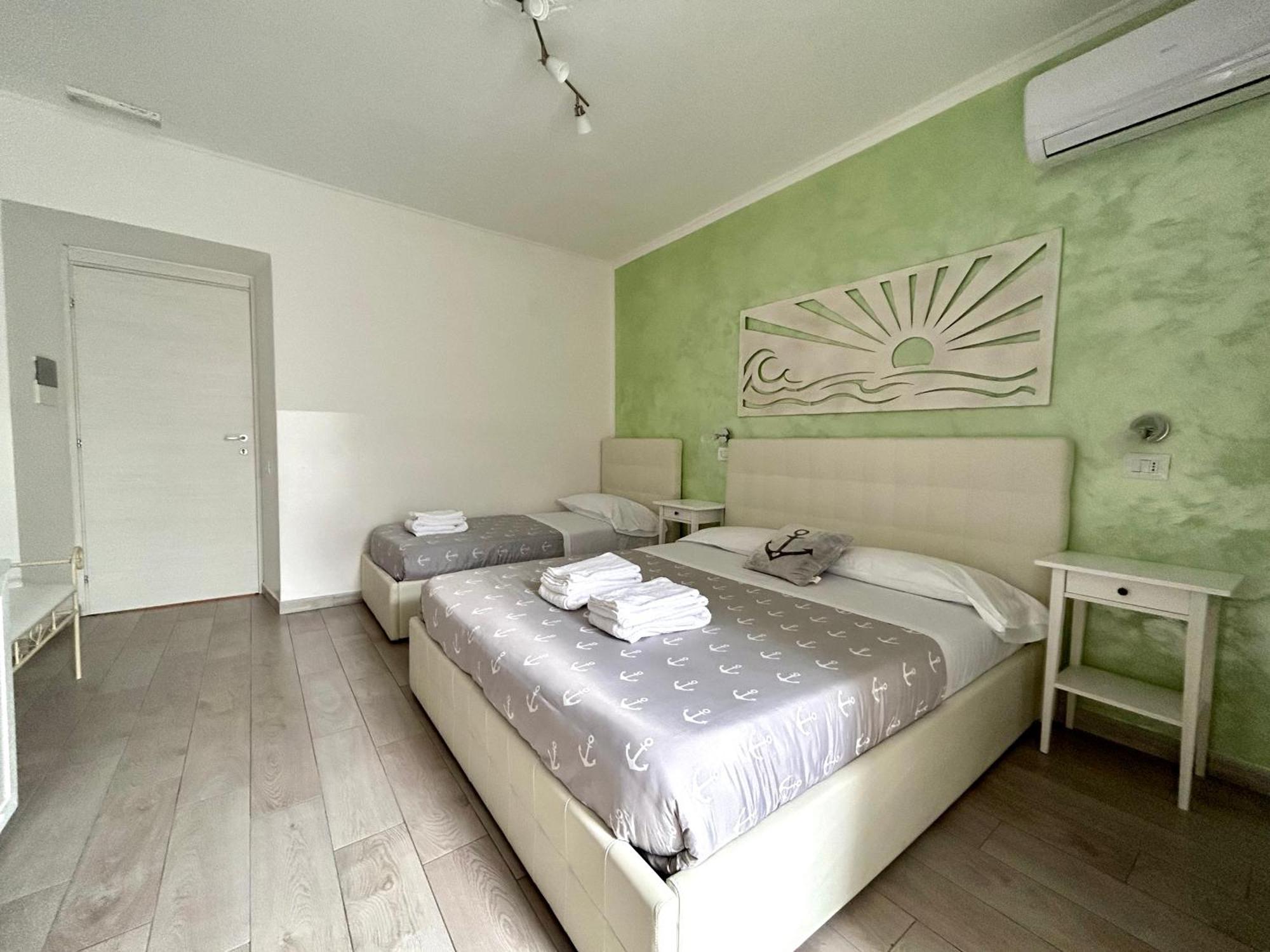Fezzano / Portovenere Stilish Double Rooms With Sea View, Balcony Or Small Courtyard 외부 사진